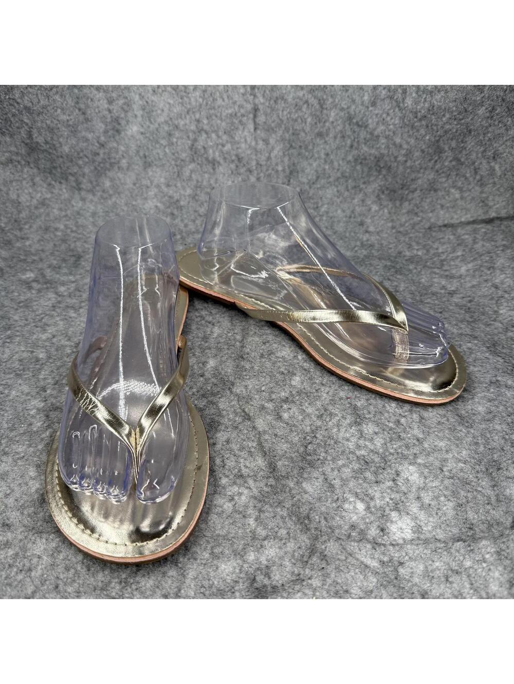 Chaps Thong Sandals Gold Buckle Kitten Hells Dark Brown Size 7.5 Trending 641